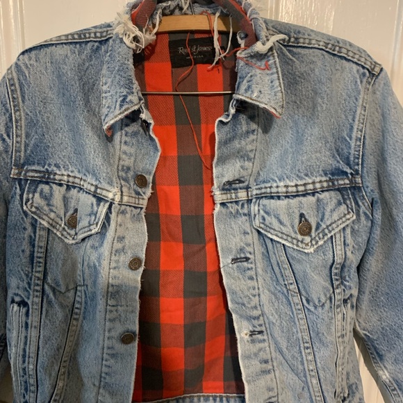 Reed St.James Distressed Jean Jacket - Picture 2 of 11